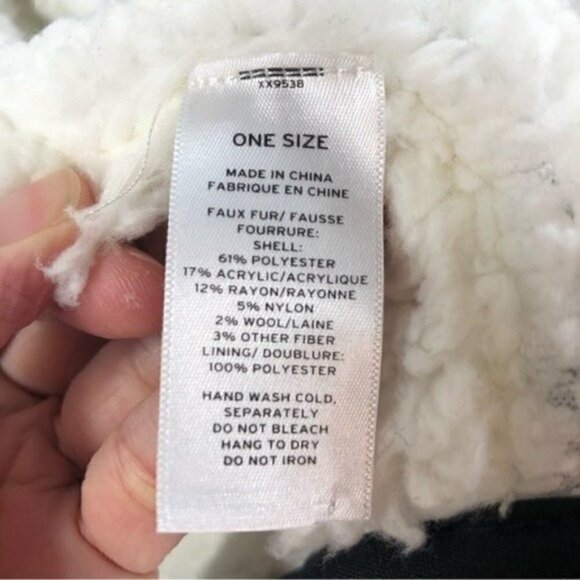 Nordstrom Buffalo Plaid Wool Blend Faux Fur Vest One Size Blue Gray Casual Cozy - Picture 8 of 8